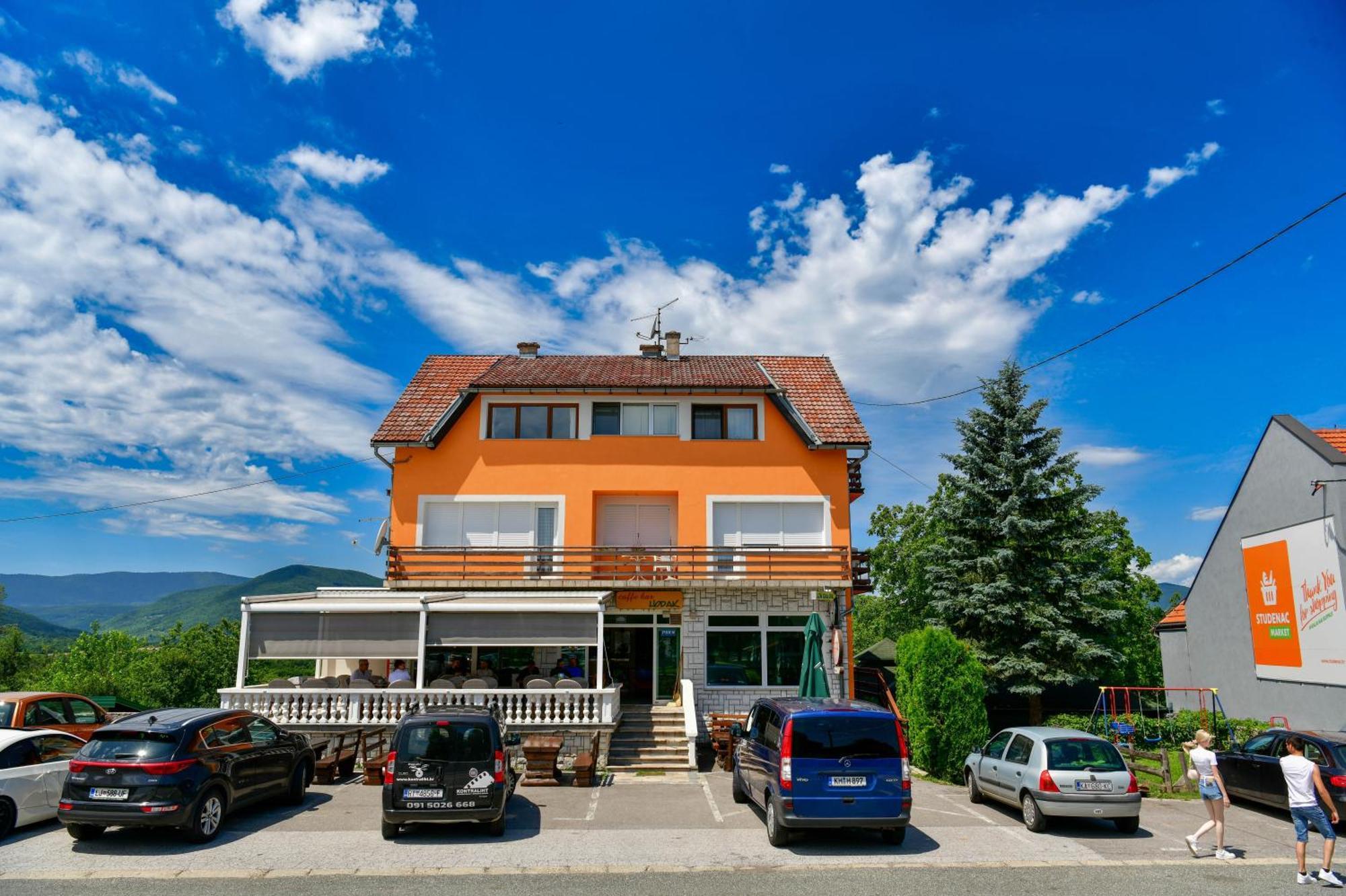 רקוביצה Accommodation "Old Town Dreznik" מראה חיצוני תמונה
